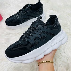 Black chunky sneakers